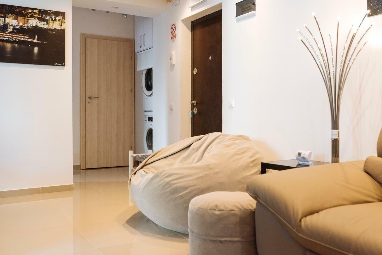 Luxury Flat 8 Near Metro Apartment Bucureşti Exterior foto