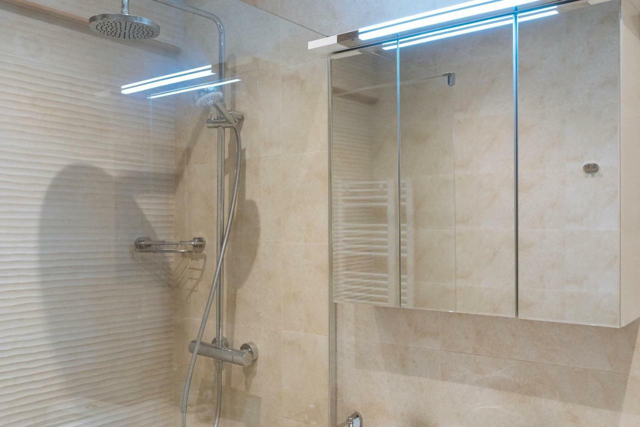 Luxury Flat 8 Near Metro Apartment Bucureşti Exterior foto