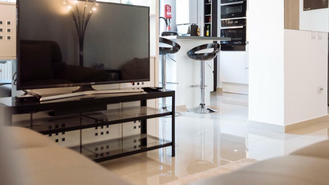 Luxury Flat 8 Near Metro Apartment Bucureşti Exterior foto